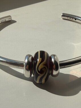Artisan - Amber Cream Swirl on Dark Brown Bead
